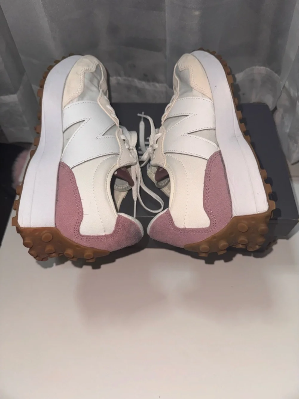 New Balance 327 White and Mauvy Purple  Sneakers - 8.5 - Picture 6 of 10